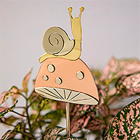 Pflanzenstecker aus gemischtem Metall, „Snail Adventure“ – Pflanzenstecker aus gemischtem Metall aus Schnecken und Pilzen aus Mexiko