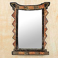 Espejo de pared de madera - Espejo de pared geométrico de madera de Sese hecho a mano de Ghana