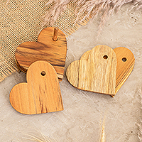 Posavasos de teca (juego de 6) - 6 posavasos de madera de teca con soporte en forma de corazón de Guatemala
