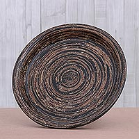 Lackierter dekorativer Bambusteller, „Earth Vortex“ – handgefertigter dekorativer Bambusteller mit Lackoberfläche