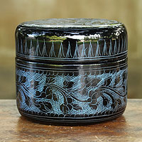 Caja de madera lacada, 'Exotic Blue Flora' - Caja decorativa redonda hecha a mano en madera lacada
