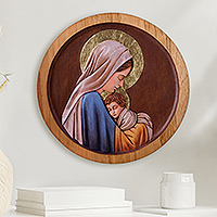 Panel en relieve de cedro, 'Nuestra Señora de la Ternura' - Tierno retrato de María y el Niño Jesús tallado a mano en cedro