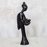 Escultura de madera, 'Caring Angel' - Escultura de madera negra de un ángel y un bebé de Ghana