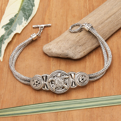 Sterling silver pendant bracelet, 'Turtle Medal' - Traditional Turtle-Themed Sterling Silver Pendant Bracelet