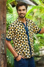 Men's batik cotton shirt, 'Bold and Confident' - Triangle Motif Men's Batik Cotton Shirt from Bali