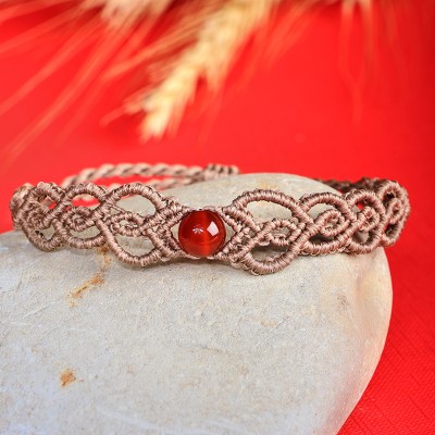 Carnelian macrame bracelet, 'Fire Duchess' - Handmade Beige Cotton Macrame Bracelet with Carnelian Bead