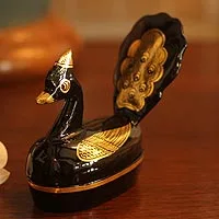 Lacquered wood box, Regal Swan