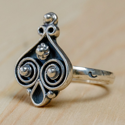 Sterling silver cocktail ring, 'Lucky Dame' - Classic Spade-Shaped Sterling Silver Cocktail Ring