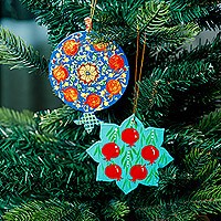 Lacquered wood ornaments, 'Star and Pomegranate' (pair) - Pair of Lacquered Wood Star and Pomegranate Ornaments
