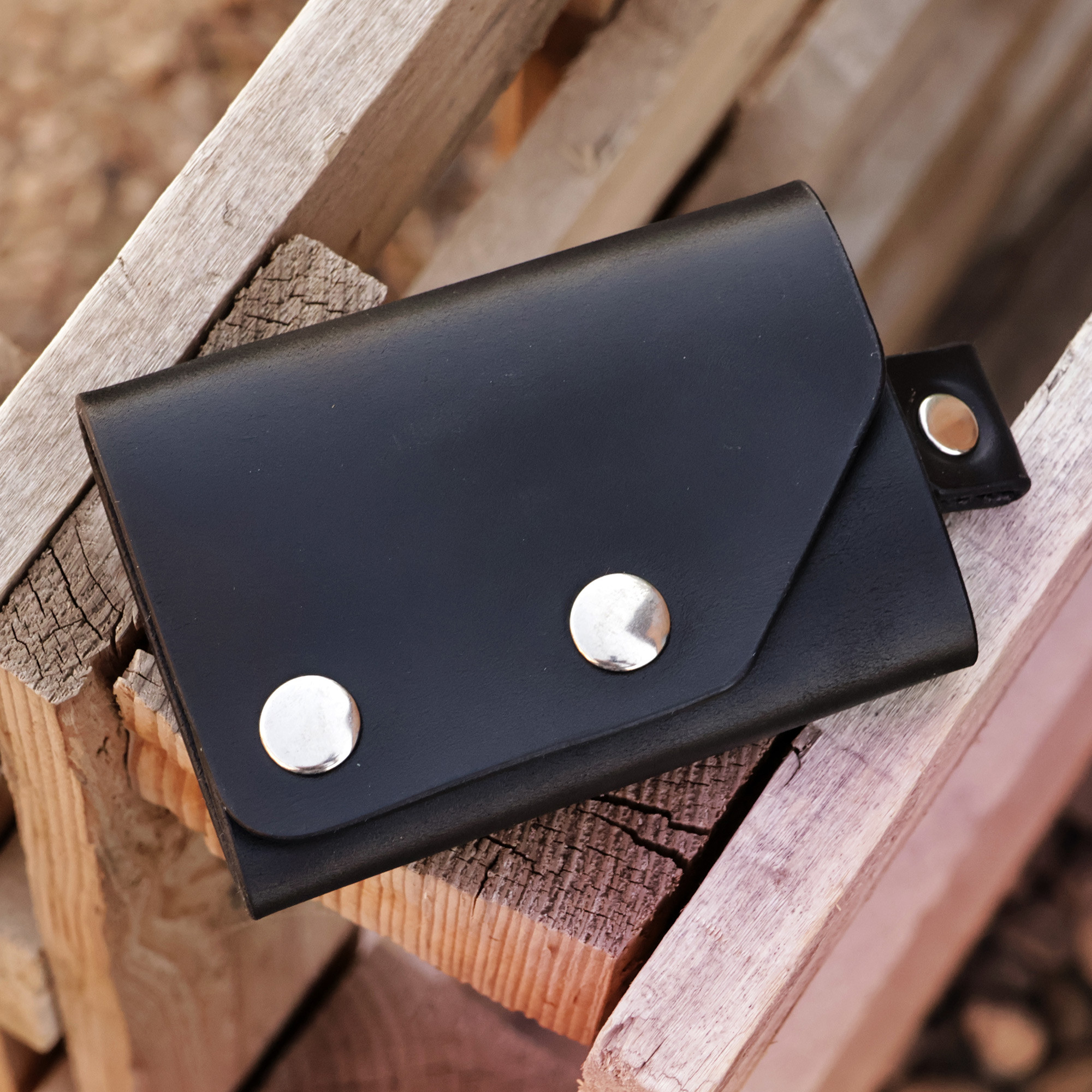Armenian Handmade Men's Tri-Fold Leather Wallet in Black - Modern