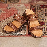 Leather travel sandal, 'Explorer Walkabout' - Women's Brown Leather Explorer Walkabout Sandal