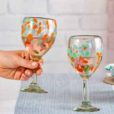 Copas de vino sopladas a mano, 'Classy Coral' (juego de 4) - Set of 4 Handblown Coral Stemmed Wine Glasses from Mexico