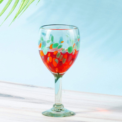 Copas de vino sopladas a mano, 'Classy Coral' (juego de 4) - Set of 4 Handblown Coral Stemmed Wine Glasses from Mexico