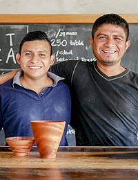 Artesanos de Itzá