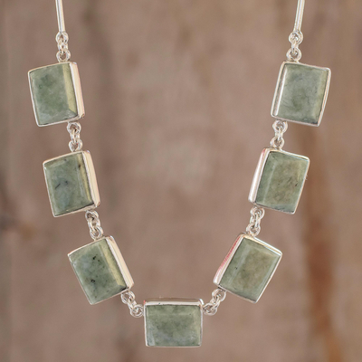 Collar con colgante de jade, 'Sabiduría Maya' - Collar de jade con colgante de plata de ley de buena suerte
