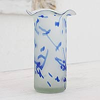 Jarrón de vidrio soplado, 'Blue Caress' - Jarrón reciclado de vidrio soplado a mano de comercio justo