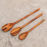 Cucharas de madera para servir, 'Peten Trio' (juego de 3) - Juego de 3 cucharas de madera únicas para servir.