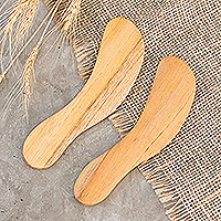 Cedar spreader knives, 'Forest Gift' (pair) - Unique Wood Serving Utensil Spreader Knives (Pair)