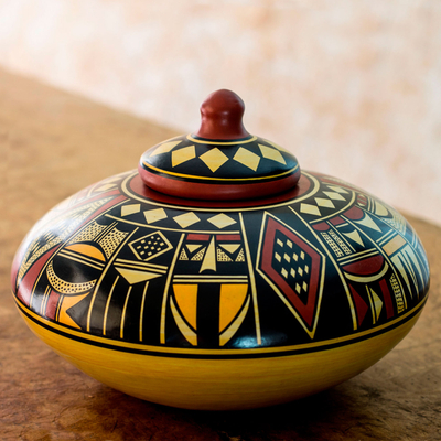 Handmade Pre Hispanic Replica Jar And Lid From Nicaragua El