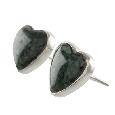 Herz-Ohrringe aus dunkelgrüner Jade - Herz-Ohrringe aus dunkelgrüner Jade, handgefertigter Schmuck