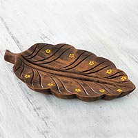 Wood catchall, 'Yellow Daisy Laurel Leaf' - Leaf Theme Catchall Tray from El Salvador