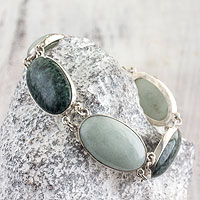 Pulsera de eslabones de jade, 'De la Reina' - Pulsera de plata y jade verde claro y verde bosque