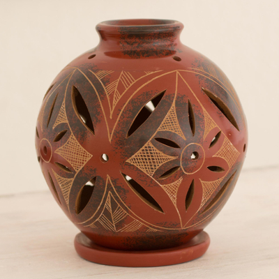 Keramik Kerzenhalter 'Red Floral Light' - Handgefertigter Teelichthalter aus rotem Terrakotta