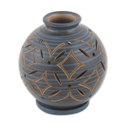 Kerzenhalter aus Keramik, 'Leuchtend blaue Blütenblätter'. - Blauer Keramik-Kerzenhalter Handgefertigt aus Terrakotta