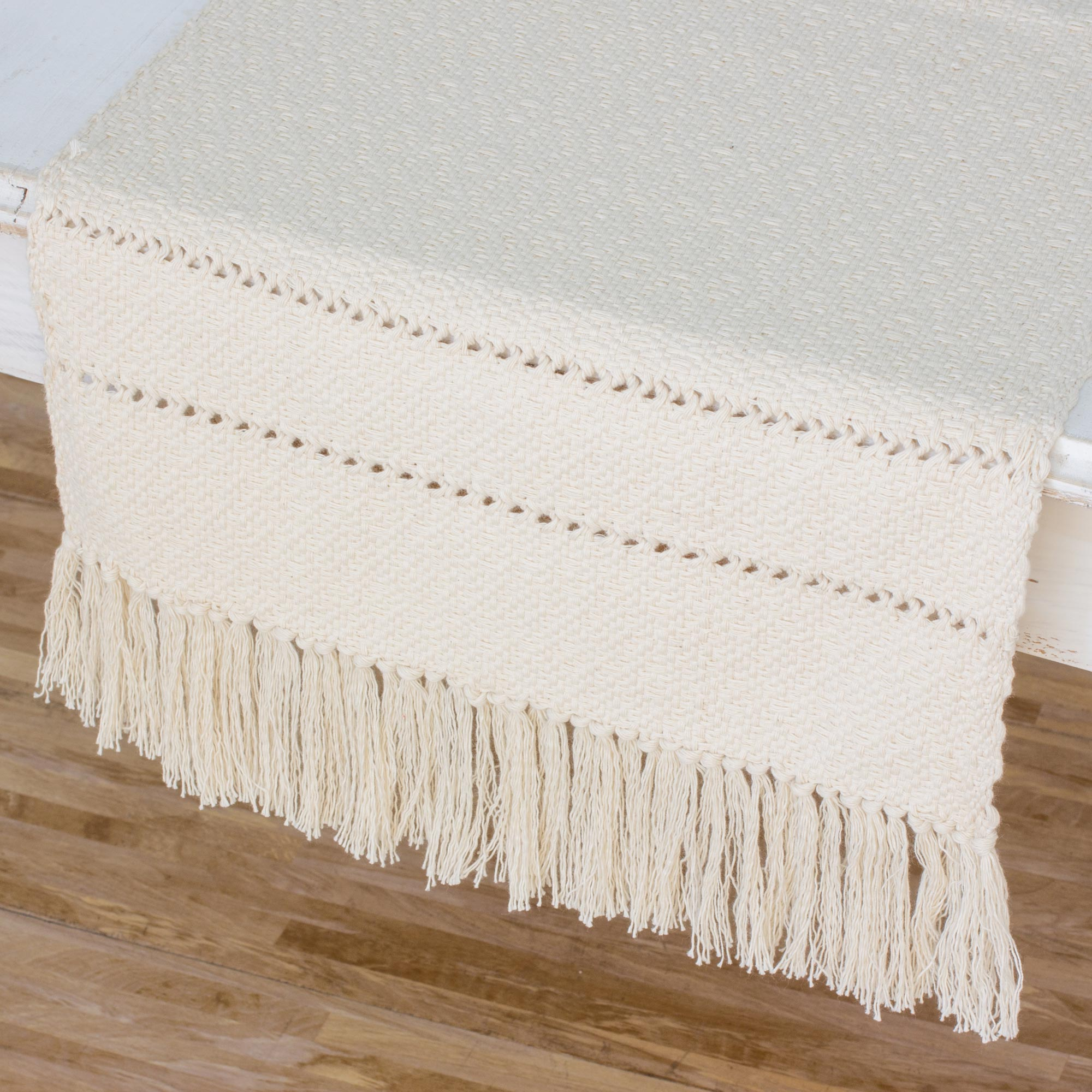 Table Runner in Hand Woven Cotton 