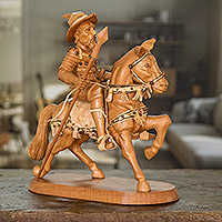 Holzskulptur „Quixote zu Pferd“ – handgeschnitzte Holzstatuette von Don Quijote auf einem Pferd