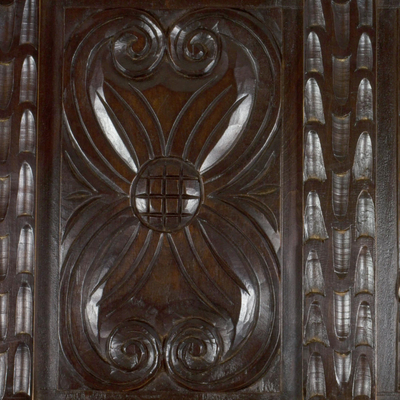 Reliefplatte aus Holz - Handgefertigtes Wandpaneel aus Kiefernholz mit Vogelmotiv