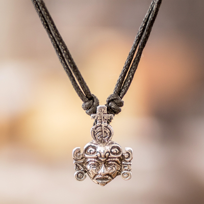 Halskette mit Anhänger aus Sterlingsilber - Maya-inspirierte Silber-Anhänger-Halskette an schwarzer Baumwollschnur