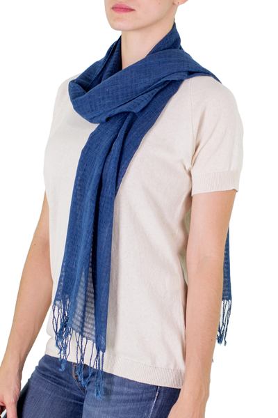 Bufanda de algodón, 'Deep Indigo' - Bufanda de algodón tejida a mano teñida orgánicamente de azul índigo