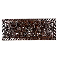 Panel de relieve de madera, 'Leones guardianes' - Panel de relieve de madera artesanal con motivo de león