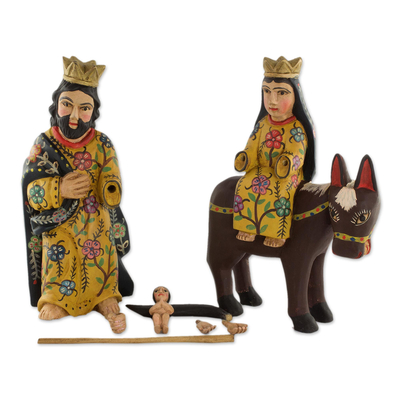 Skulpturen aus Kiefernholz, 'Der Weg nach Ägypten' (2 Stück) - 2 handgeschnitzte Holzskulpturen der Heiligen Familie
