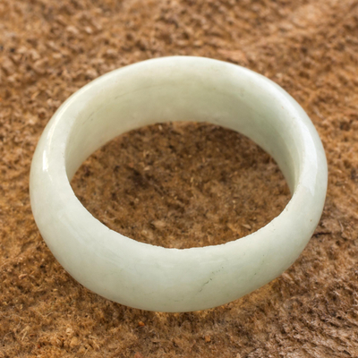 Jade band ring, Pale Green Halo (8 mm)