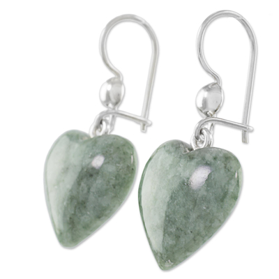 Jade-Ohrringe - Grüne herzförmige Jade-Silber-Ohrhänger aus Guatemala