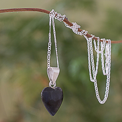 collar con colgante de jade - Collar con colgante de corazón de plata esterlina de jade negro guatemala