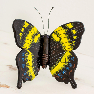 Escultura de cerámica - Escultura de mariposa de cola de golondrina amarilla de cerámica hecha a mano