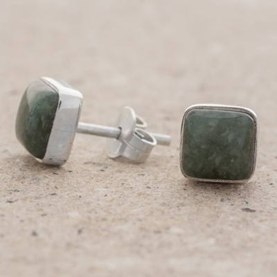 Jade-Ohrstecker - Quadratische Ohrringe aus Jade und Sterlingsilber aus Guatemala