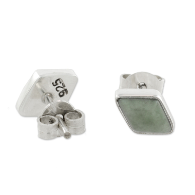 Jade-Ohrstecker - hellgrüne Jade-Rhombus-Ohrringe aus 925er Silber aus Guatemala