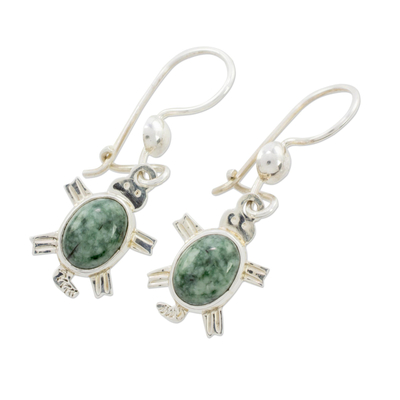 Jade-Ohrringe - Grüne Jade-Ohrhänger mit Schildkröten-Motiv aus Guatemala