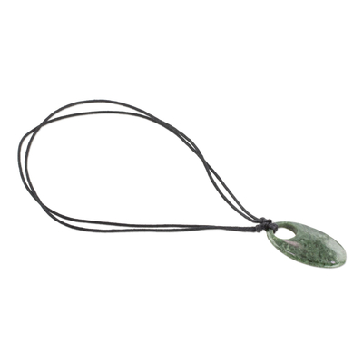 collar con colgante de jade - Collar ajustable con colgante de jade de Guatemala