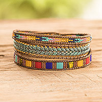 Pulsera envolvente con cuentas de vidrio, 'Country Market' - Pulsera envolvente con cuentas de vidrio multicolor de Guatemala