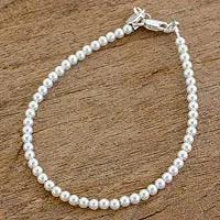 Cultured pearl strand bracelet, 'Beautiful Delicacy'