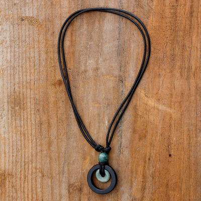collar con colgante de jade - Collar con colgante Circular de Jade Natural de Guatemala