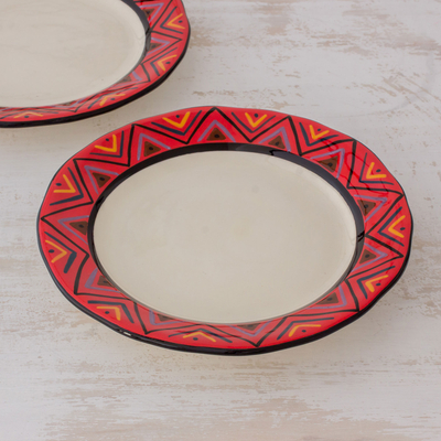 Keramik-Essteller, „Tazumal“ (Paar) – Kunsthandwerklich gefertigte Mittagessenteller im Maya-Stil (Paar)