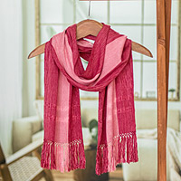 Rayon-Schal, „Sublime Elegance“ – handgemachter rosa gestreifter Rayon-Schal aus Guatemala