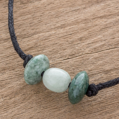 collar con colgante de jade - Collar con colgante de jade tricolor unisex de Guatemala