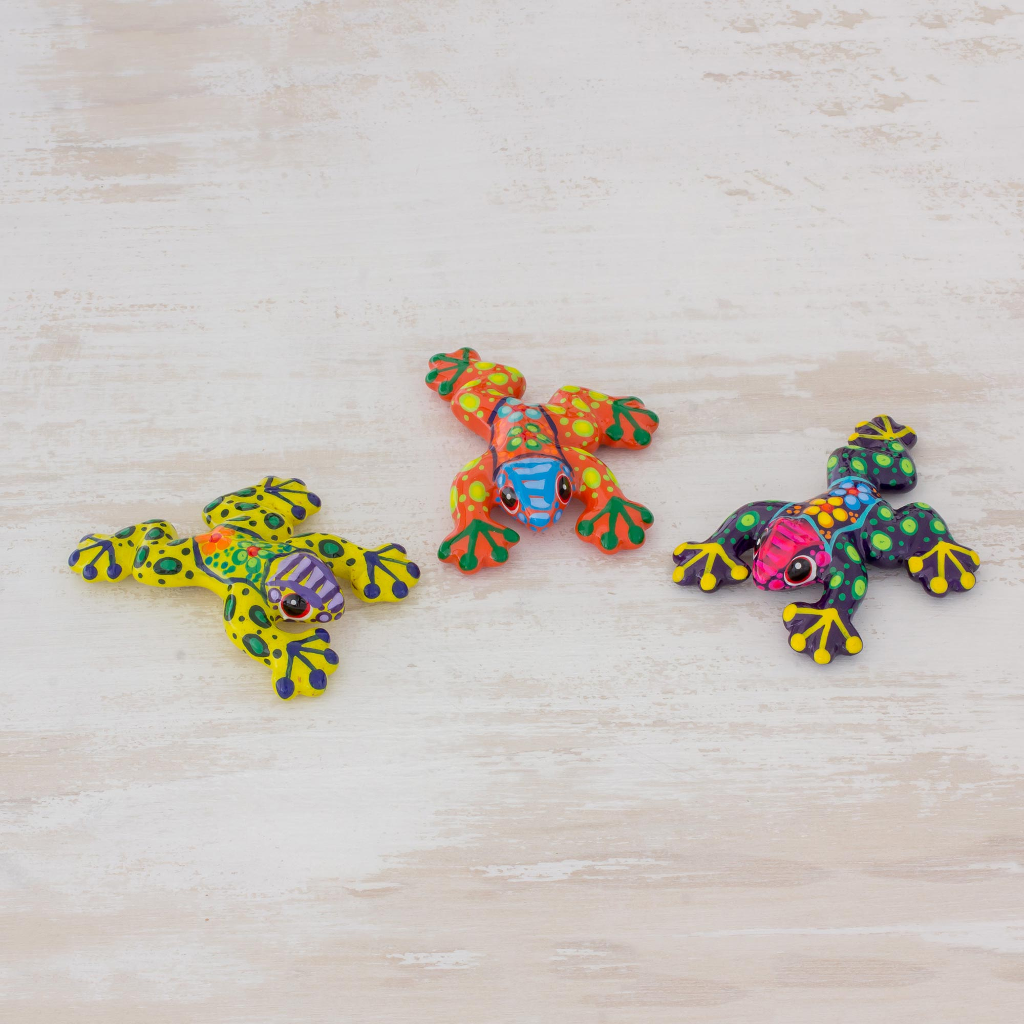 Multicolor Hand Painted Ceramic Frog Figurines Set Of 3 Festive   P322372 2b 